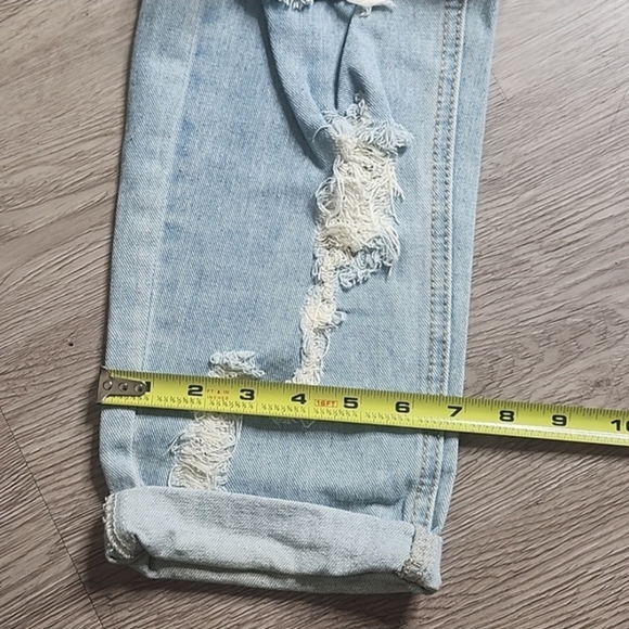 Light Wash Distressed Ripped Denim Jeans - Picture 9 of 10